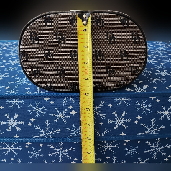 **Dooney & Bourke Classic Bucket Bag NWT - Picture 8 of 10